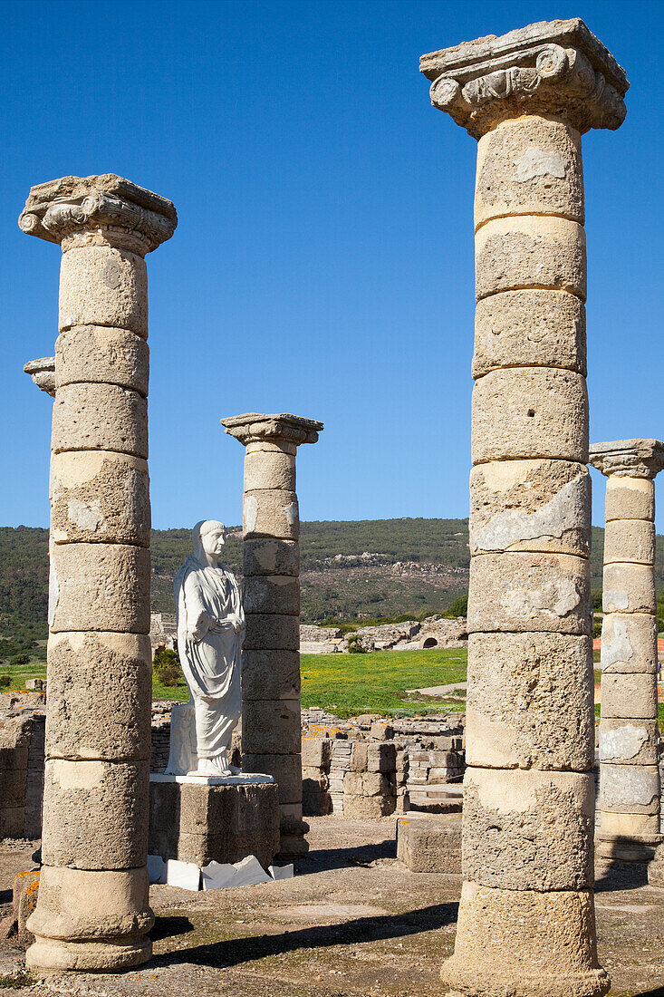 Ruinen bei den Ausgrabungen der alten römischen Siedlung; Bolonia Andalusien Spanien