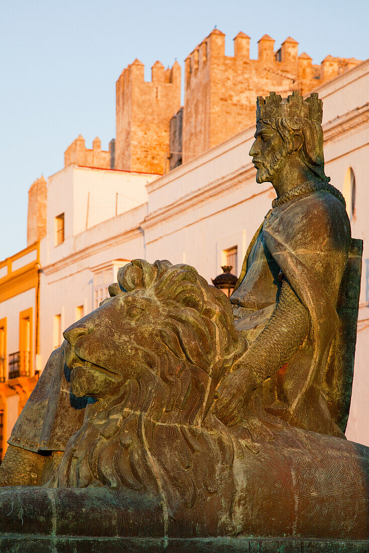 Statue von Sancho El Bravo; Tarifa Cadiz Andalusien Spanien