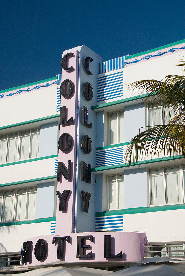 USA, Florida, Miami, South Beach, Art-Déco-Viertel, ein klassisches Gebäude.