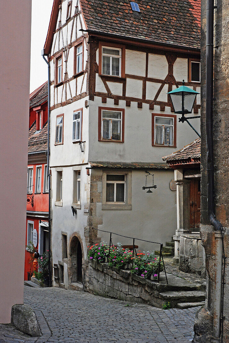 Traditionelle Architektur von drei- und vierstöckigen Gebäuden; Deutschland