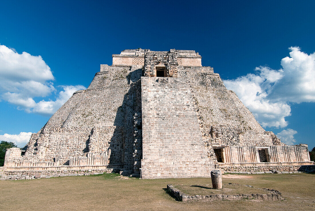 Mexico, Yucatan, Uxmal, Casa del Advino (Magician's House)