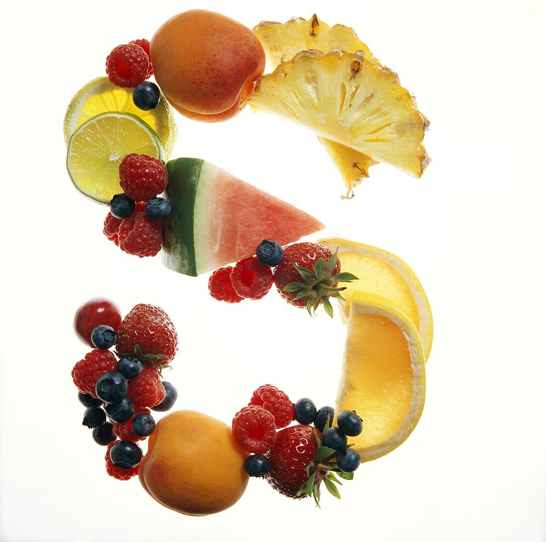 Buchstabe S aus Früchten