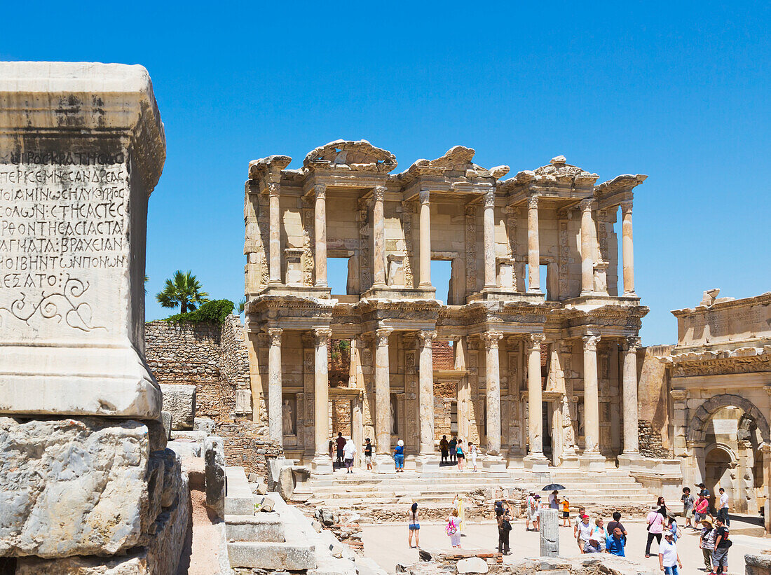 Ruinen der Bibliothek des Celsus; Ephesus, Provinz Izmir, Türkei