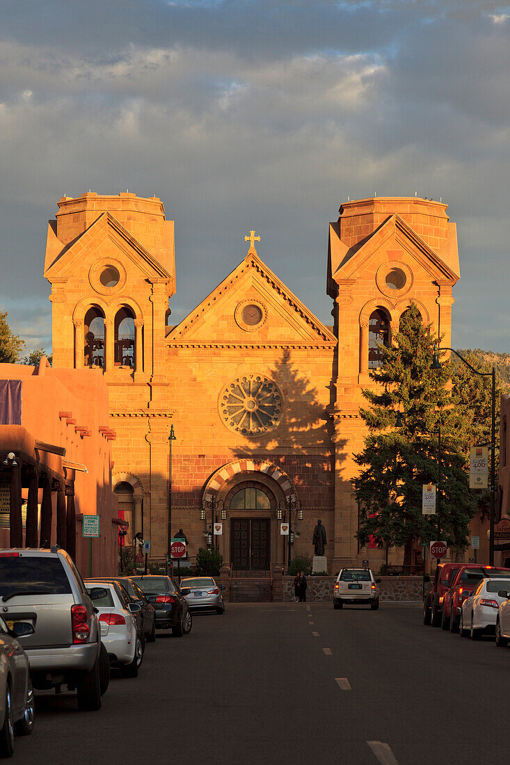 USA, New Mexico, Santa Fe, Cathedral Basilica of Saint Francis of Assisi, commonly known as Saint Francis Cathedral