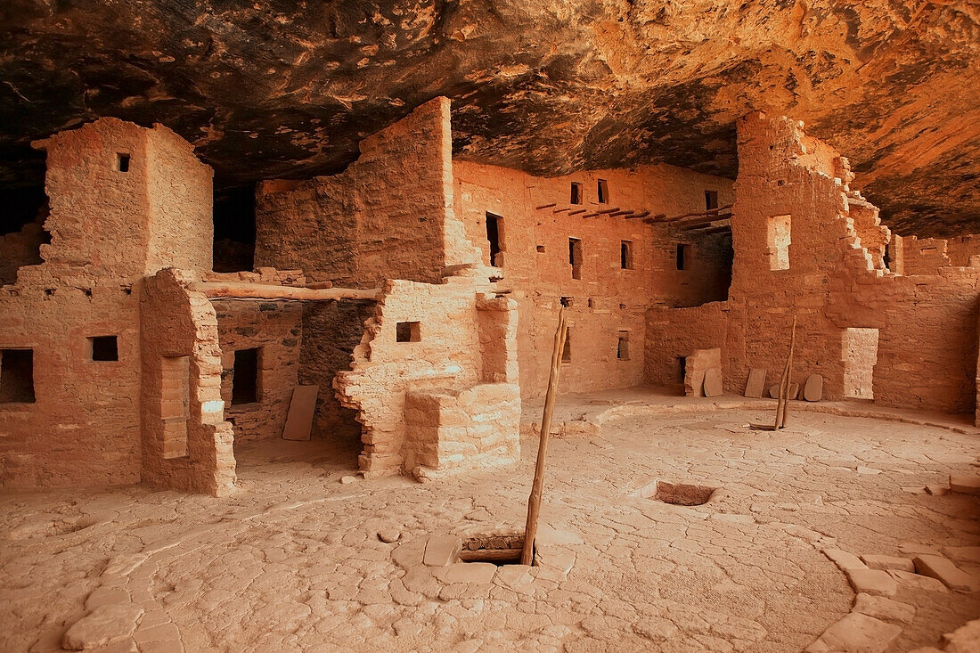 Vereinigte Staaten von Amerika, Ruinen von Felsenwohnungen im Mesa Verde National Park; Colorado