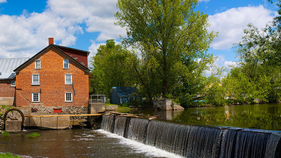 Alte Getreidemühle, jetzt Mississquoi Museum; Stanbridge East, Quebec, Kanada