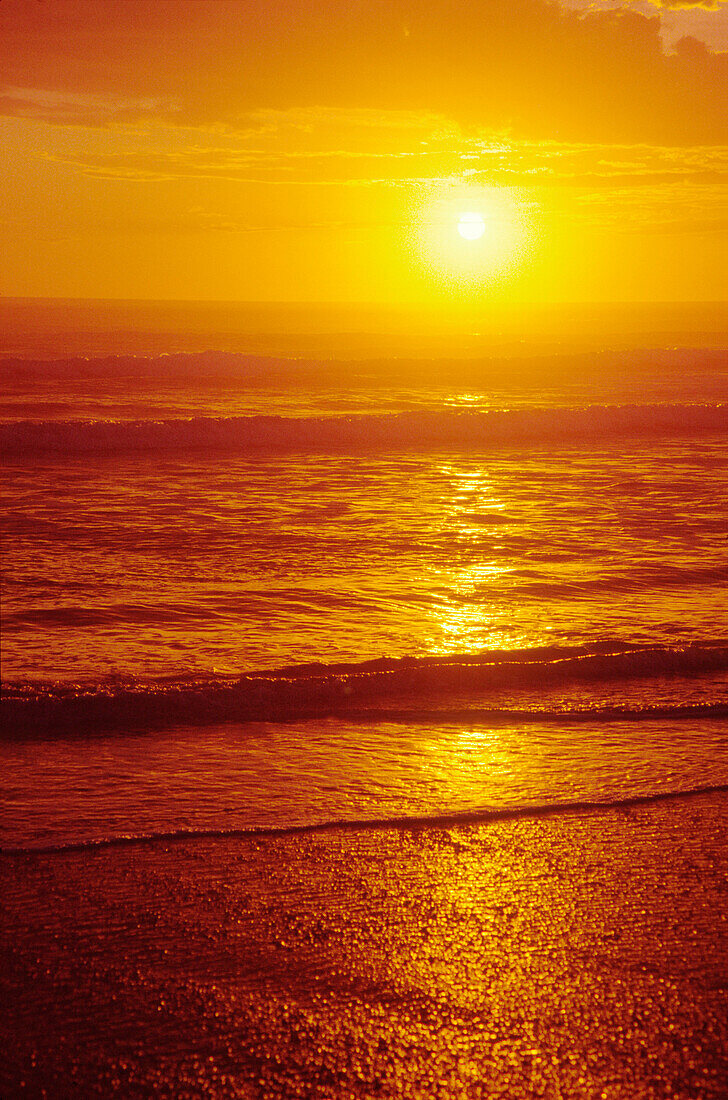 Meereslandschaft bei Sonnenuntergang