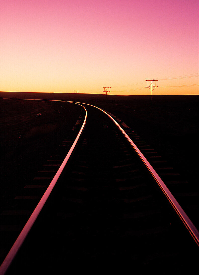 Eisenbahnschienen, Sonnenuntergang