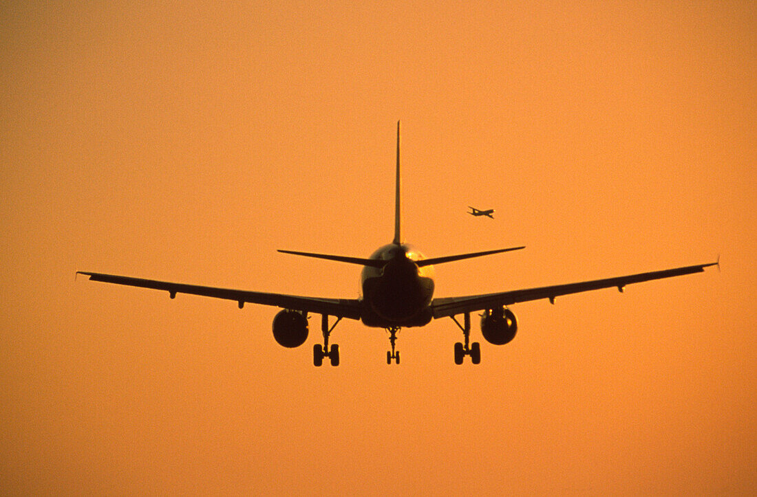 Bowing 737 at Sunset, Australia