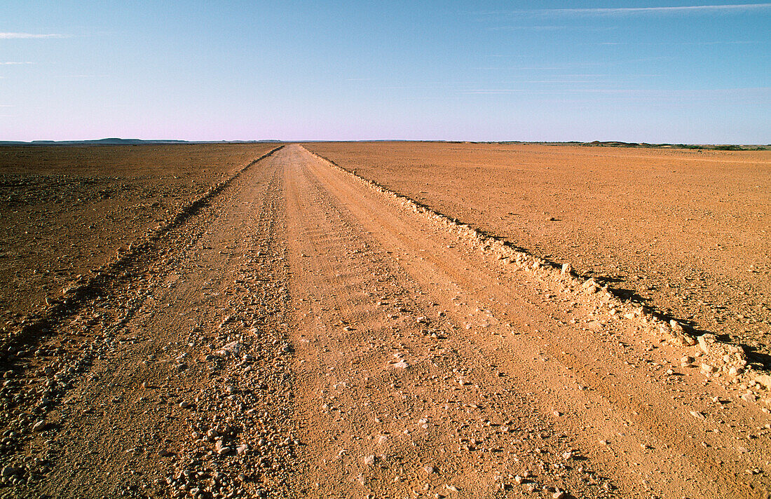 Schotterstraße, Simpson Wüste, Australien