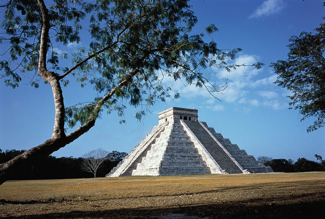 El Castillo Pyramide Yucatan, Chichen Itza, Mexiko