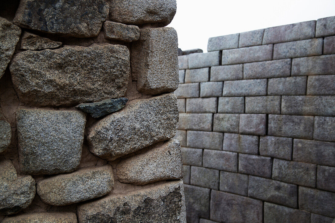 Nahaufnahme der Steinmauern, Machu Picchu, Provinz Urubamba, Region Cusco, Peru