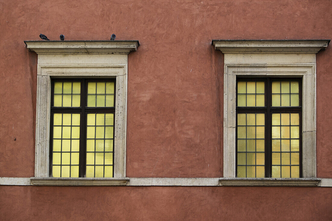 Architektonisches Detail der Fenster, Stare Miasto, Warschau, Polen