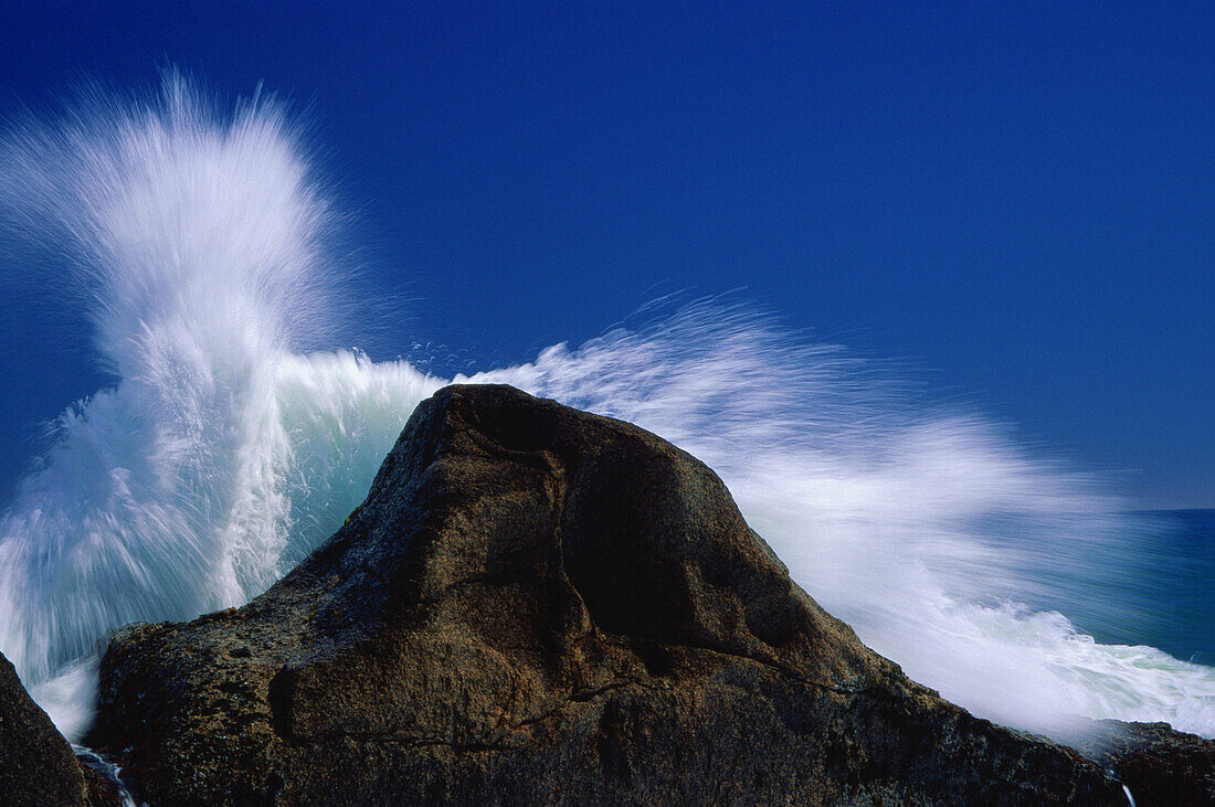 Waves on Atlantic Ocean Coast, Hondeklipbaai, Northern Cape, South Africa