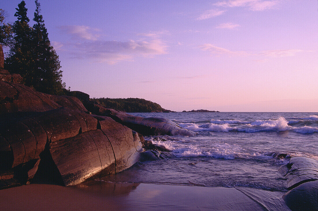 Küstenlinie des Lake Superior, Pukaskwa National Park, Ontario, Kanada