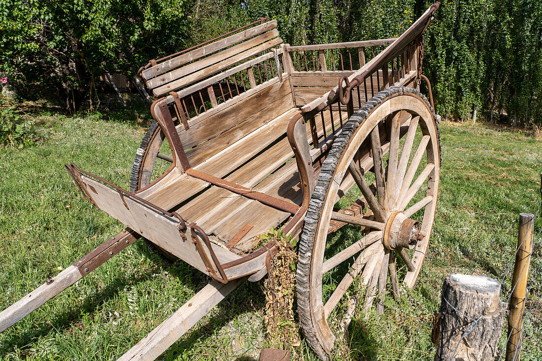 Ein hölzerner Pferdewagen von der alten Estancia El Leoncito im El Leoncito National Park in Argentinien.