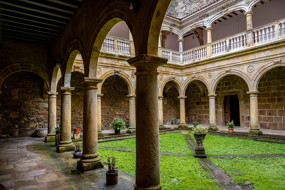 Kloster Zenarruza auf dem Camino del Norte, spanischer Pilgerweg nach Santiago de Compostela, Ziortza-Bolibar, Baskenland, Spanien