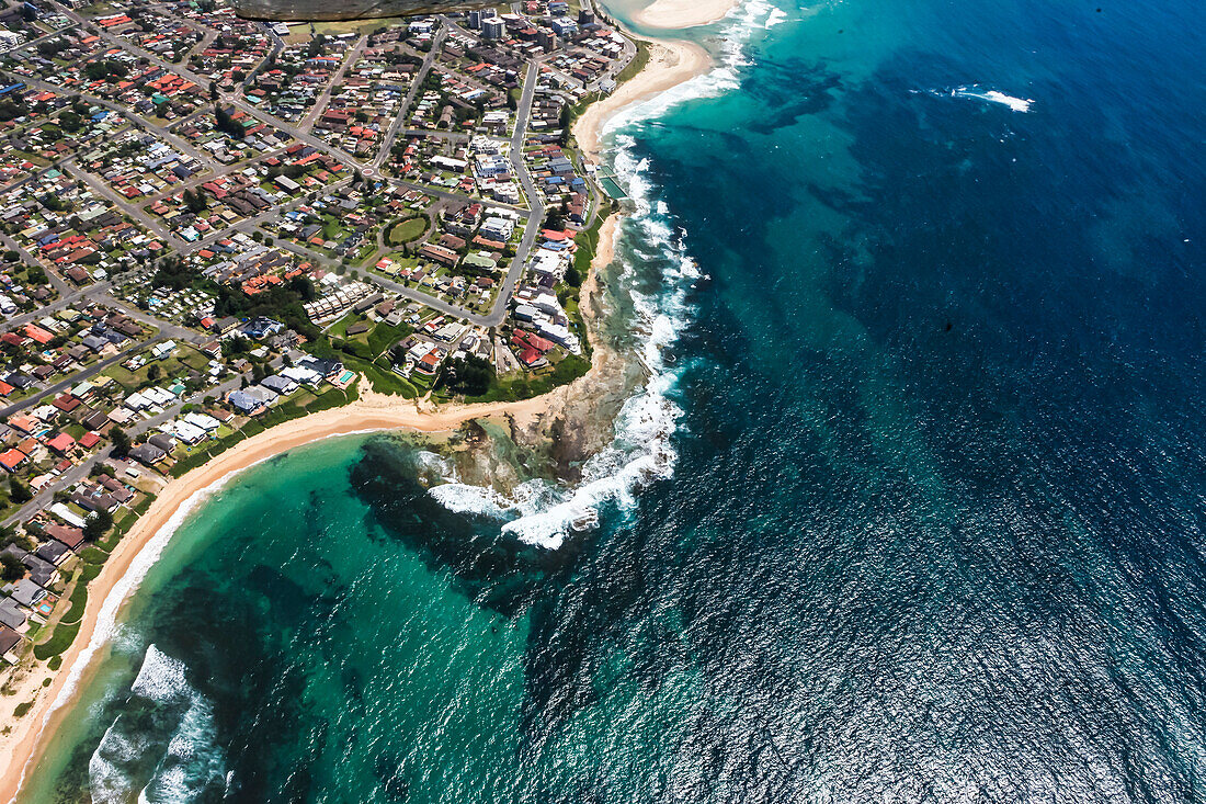 Luftaufnahme der Blue Bay in New South Wales, Australien