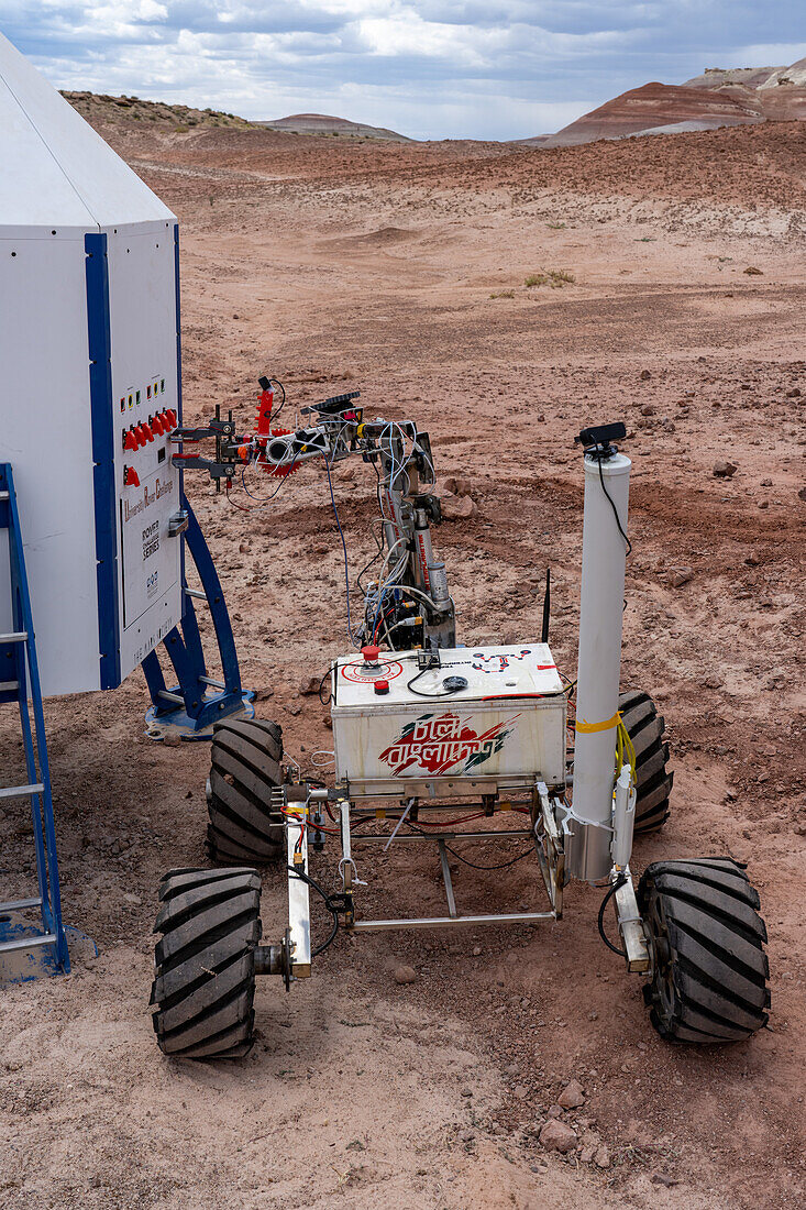 Das Team Interplanetar Mars Rover arbeitet im Rahmen der University Rover Challenge an dem Mars Lander. Forschungsstation in der Mars-Wüste, Utah. Bangladesh University of Engineering and Technology in Dhaka, Bangladesch.