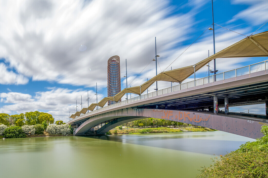 Cristo de la Expiracion Brücke, Sevilla, Spanien