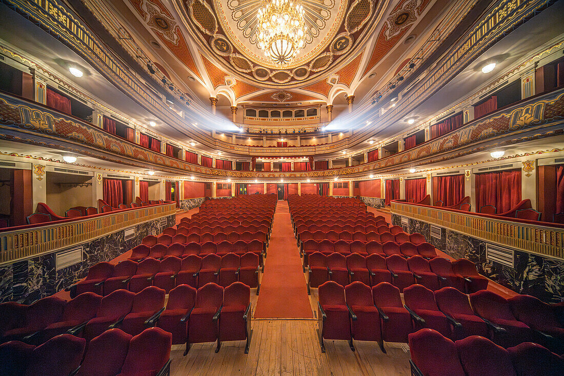 Lope de Vega Theatersaal (Sevilla, Spanien), erbaut 1929, Blick von der Bühne.