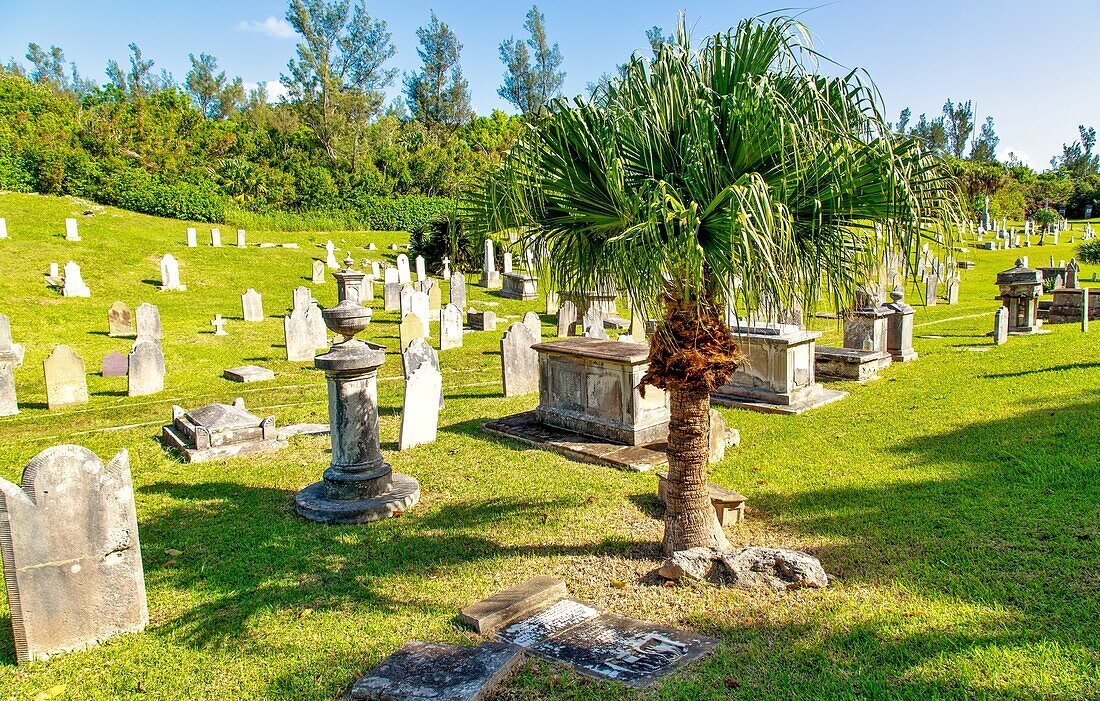 The Royal Navy Cemetery (The Glade), opened in 1812, containing over 1000 graves including 24 from World War I and 39 from WWII, managed by the Bermuda National Trust, Sandys Parish, Bermuda, Atlantic, North America