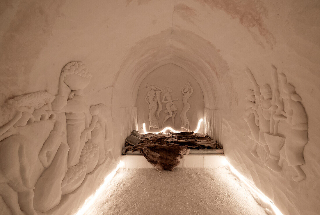 Ice Bedroom, Sorrisniva Igloo Hotel (Ice Hotel), Alta, Arctic Cirle, Norway, Scandinavia, Europe