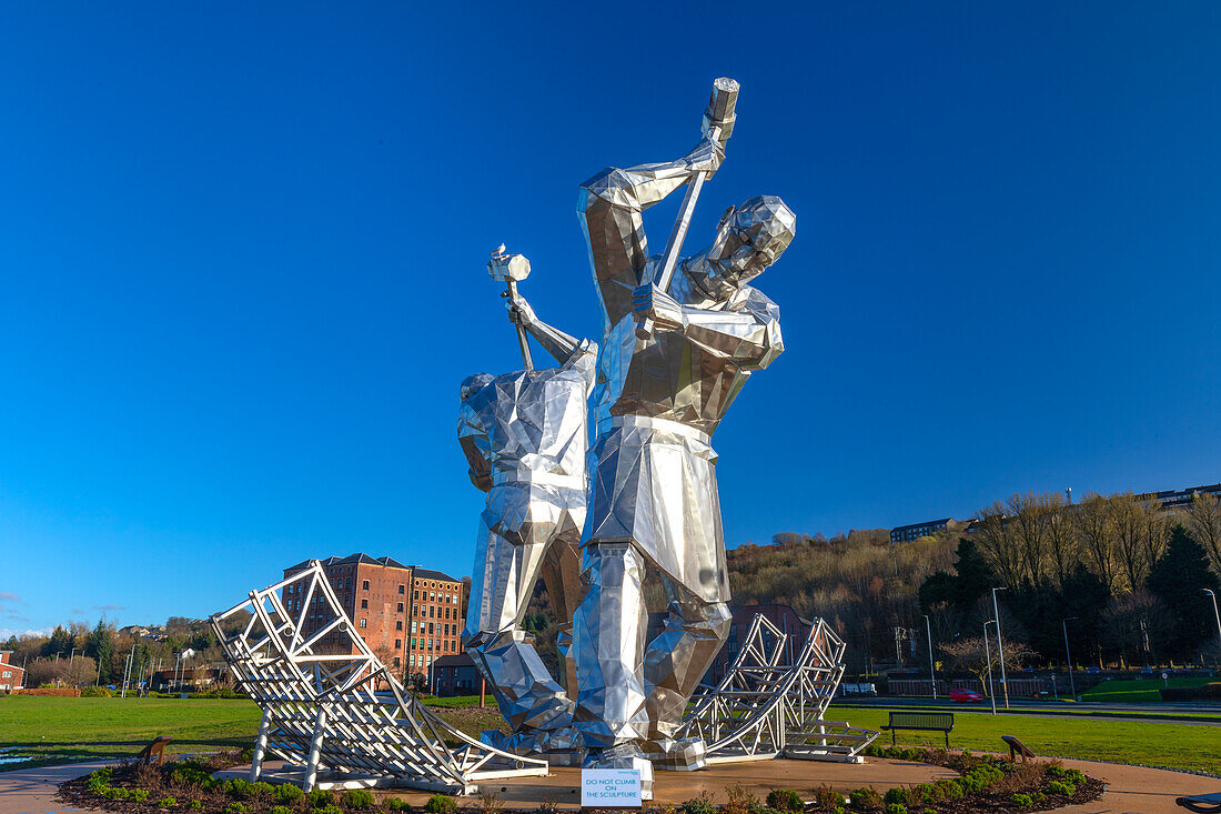 The Shipbuilders of Port Glasgow statues, Inverclyde, Coronation Park, Port Glasgow, Scotland, United Kingdom, Europe