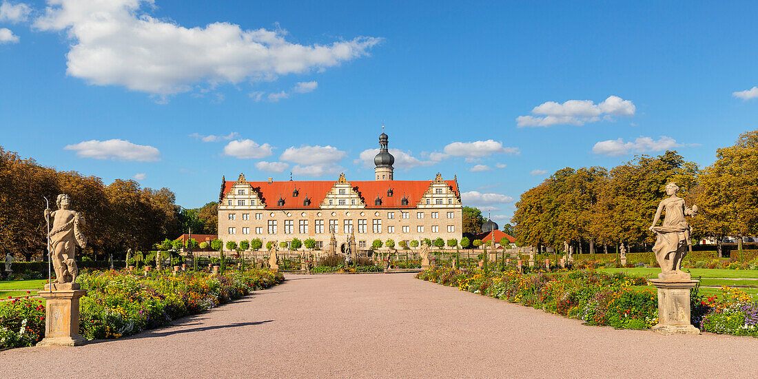 Renaissance-Schloss Weikersheim mit Barockgarten im Taubertal, Weikersheim, Romantische Straße, Baden-Württemberg, Deutschland, Europa