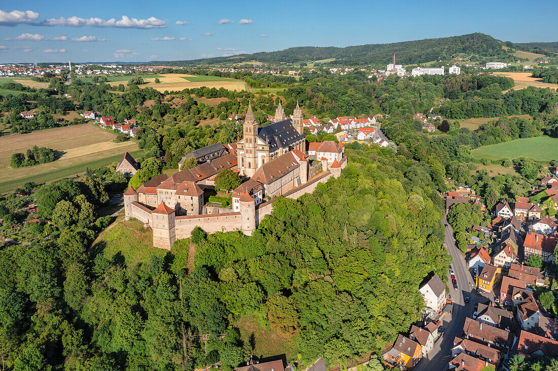 Luftbild von Benediktinerkloster Comburg, Steinbach, Kochertal, Schwäbisch Hall, Hohenlohe, Baden-Württemberg, Deutschland, Europa