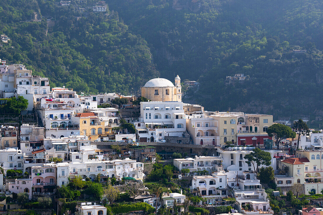 Blick auf die Stadt im Frühling, Positano, Amalfiküste (Costiera Amalfitana), UNESCO-Welterbe, Kampanien, Italien, Europa