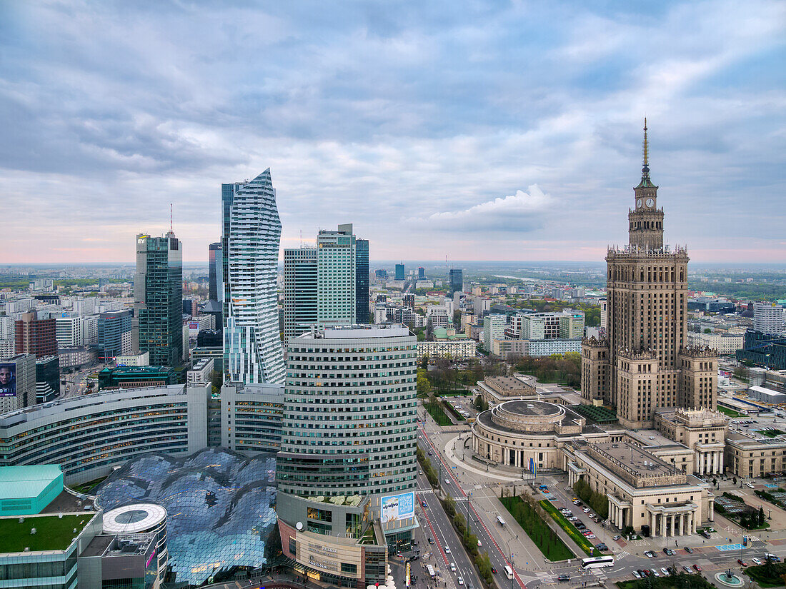 Skyline des Stadtzentrums und Palast der Kultur und Wissenschaft, Blick von oben, Warschau, Woiwodschaft Masowien, Polen, Europa