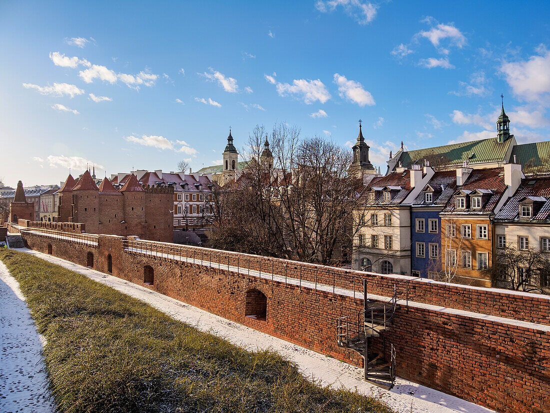 Old Town Wall and Barbican, UNESCO World Heritage Site, Warsaw, Masovian Voivodeship, Poland, Europe