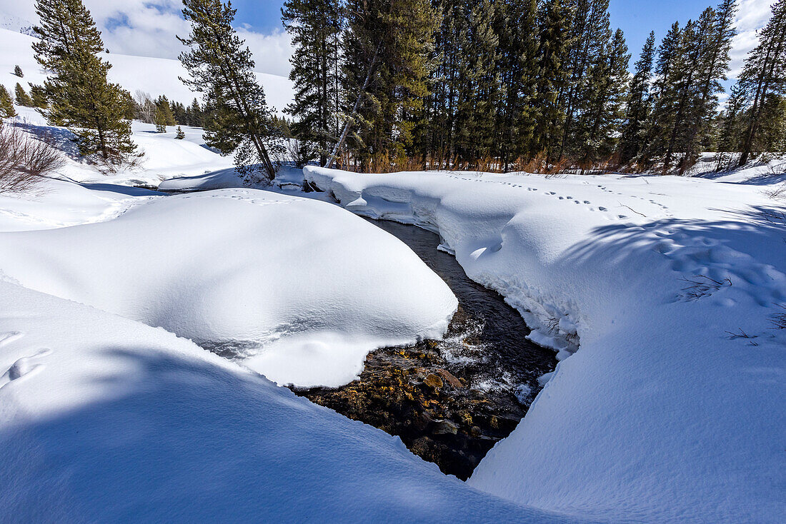 Big Wood River mit Schnee an den Ufern