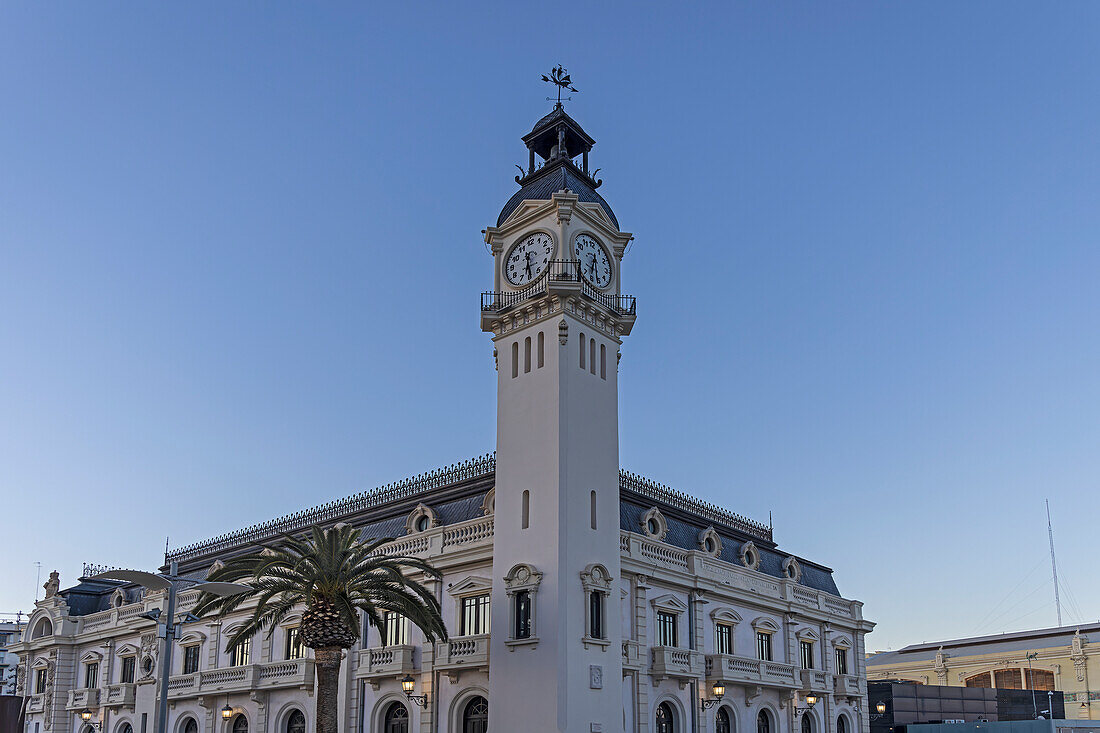 Spanien, Valencia, Hafenbehörde, Hafenbüro und Uhrenturm