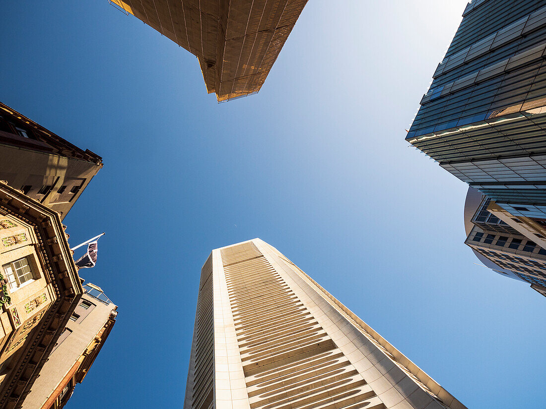 Australien, New South Wales, Sydney, Blick auf Gebäude der Stadt aus flachem Winkel