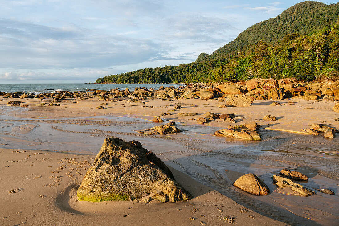 Strand, Santubong, Sarawak, Borneo, Malaysia, Südostasien, Asien