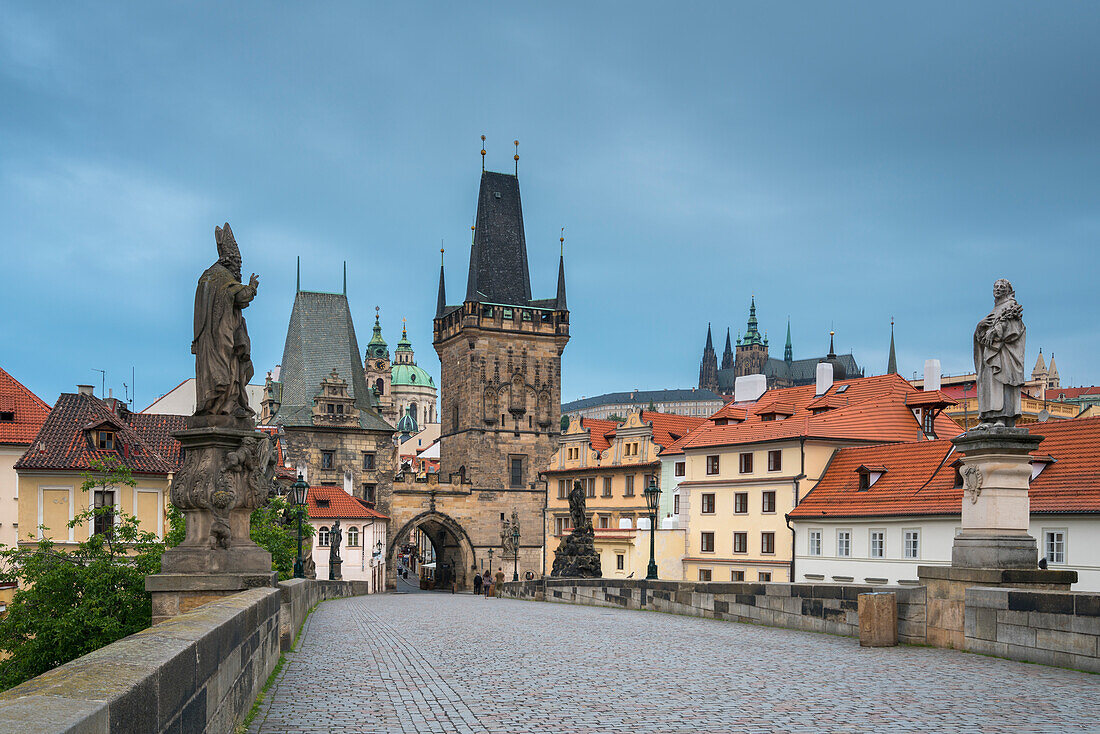 Mala Strana Brückenturm an der Karlsbrücke, UNESCO Weltkulturerbe, Prag, Böhmen, Tschechische Republik (Tschechien), Europa