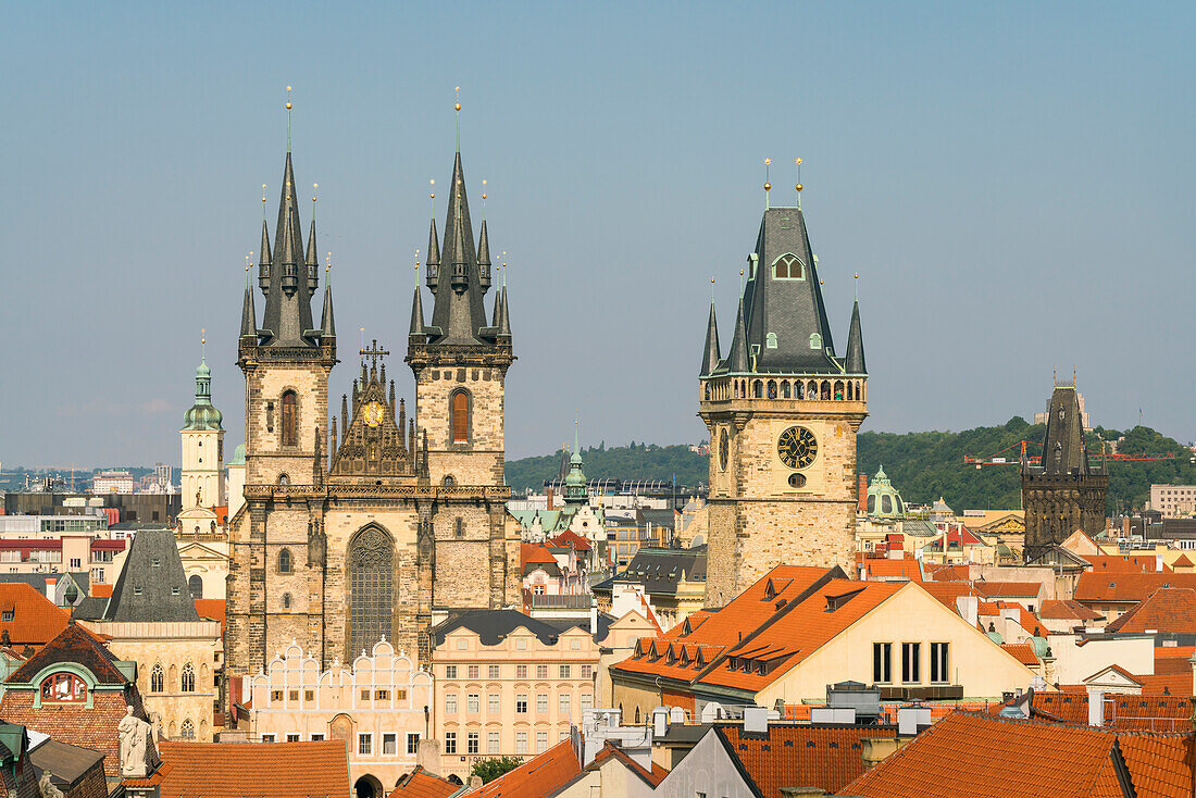Altstädter Rathausturm, Kirche Unserer Lieben Frau vor Tyn und Pulverturm, UNESCO-Welterbe, Prag, Böhmen, Tschechische Republik (Tschechien), Europa