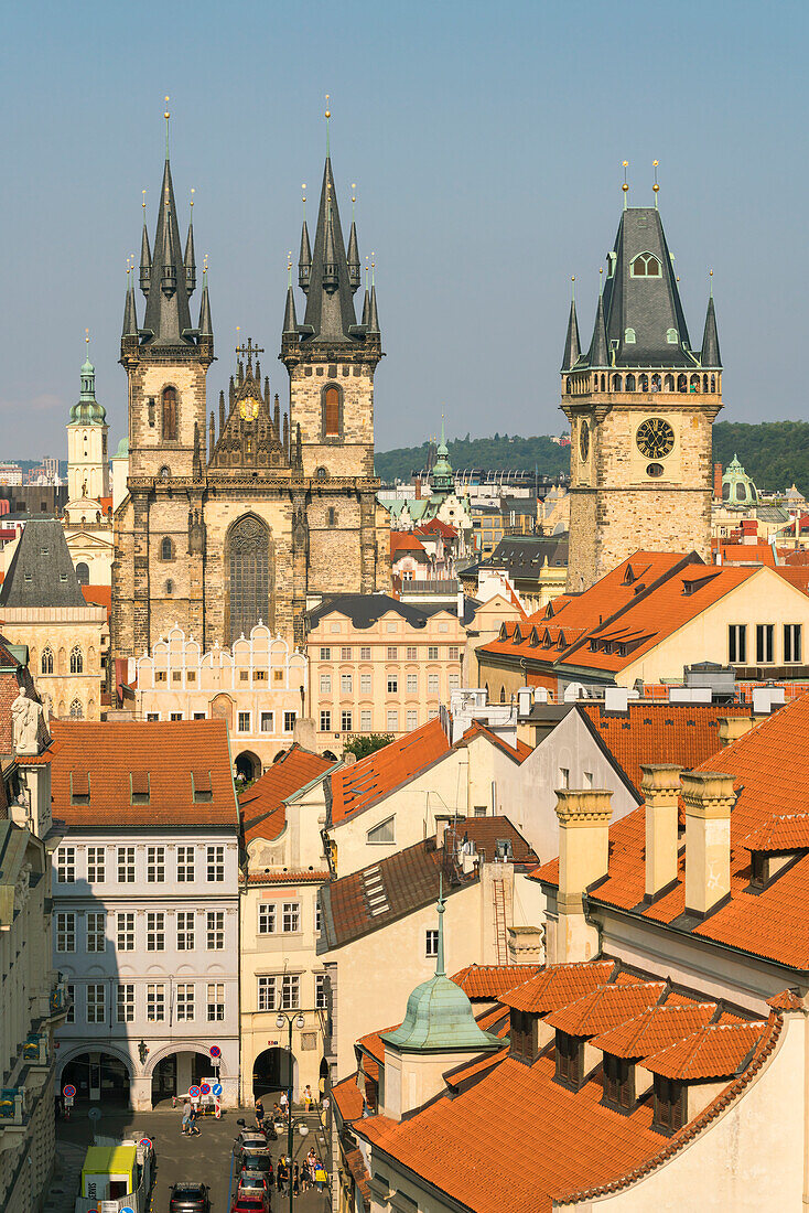 Altstädter Rathausturm und Kirche Unserer Lieben Frau vor Tyn, UNESCO-Welterbe, Prag, Böhmen, Tschechische Republik (Tschechien), Europa