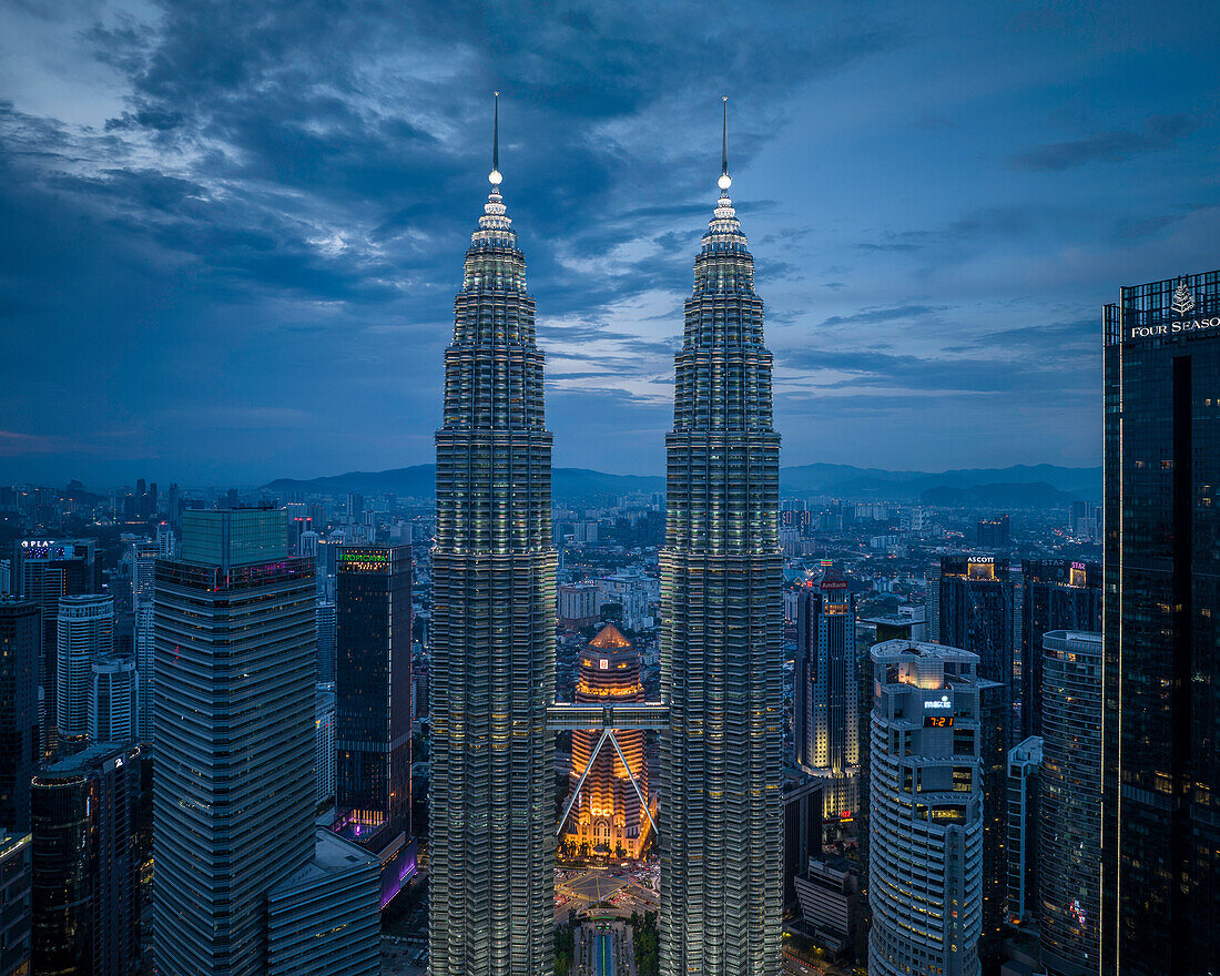 Die Petronas-Türme, Kuala Lumpur, Malaysia, Südostasien, Asien