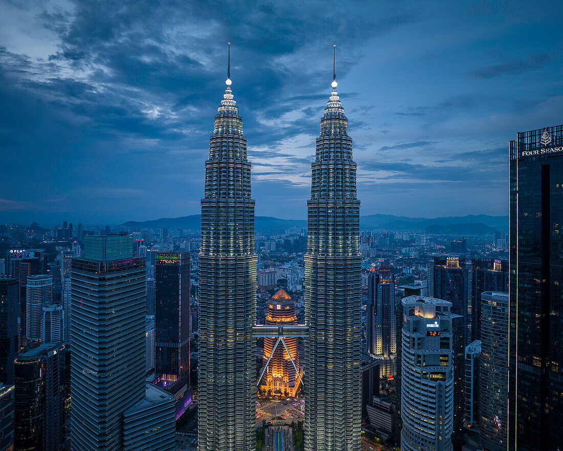 The Petronas Towers, Kuala Lumpur, Malaysia, Southeast Asia, Asia