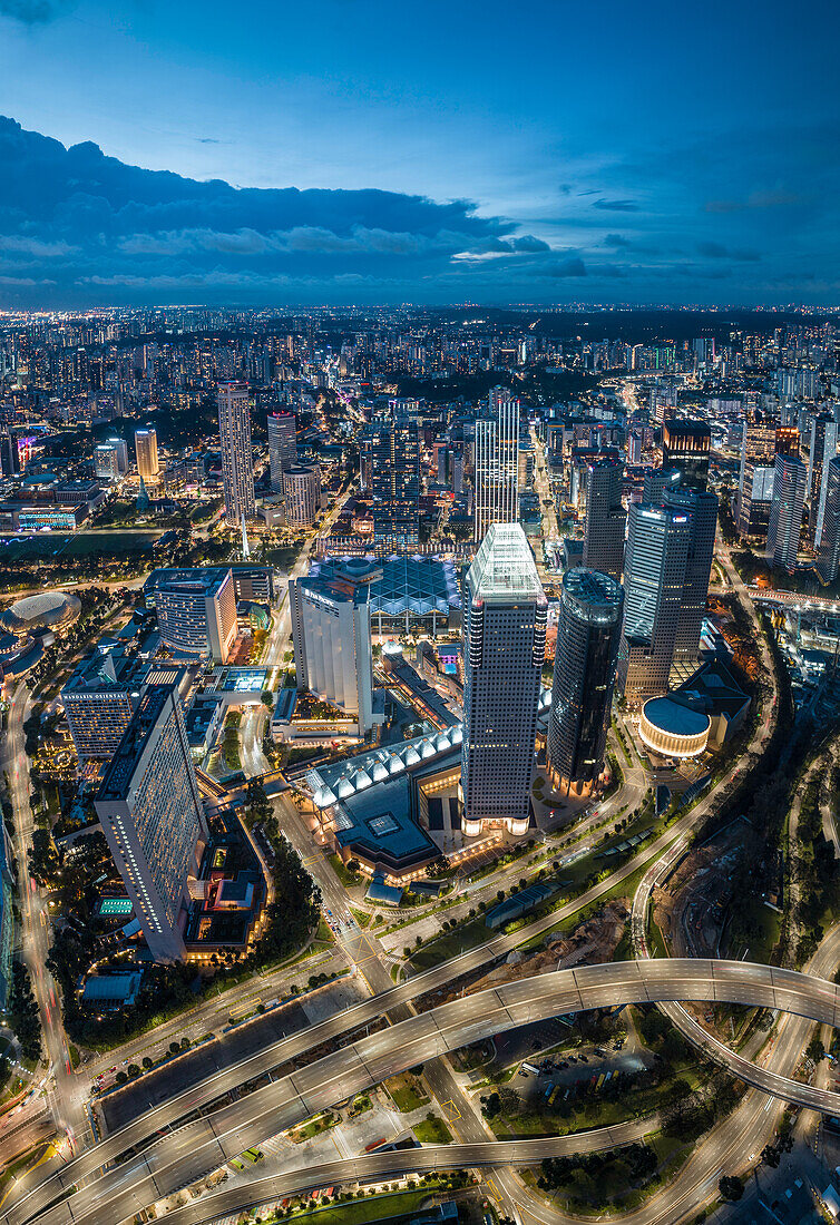 Luftaufnahme des Stadthafens von Singapur bei Nacht, Singapur, Südostasien, Asien