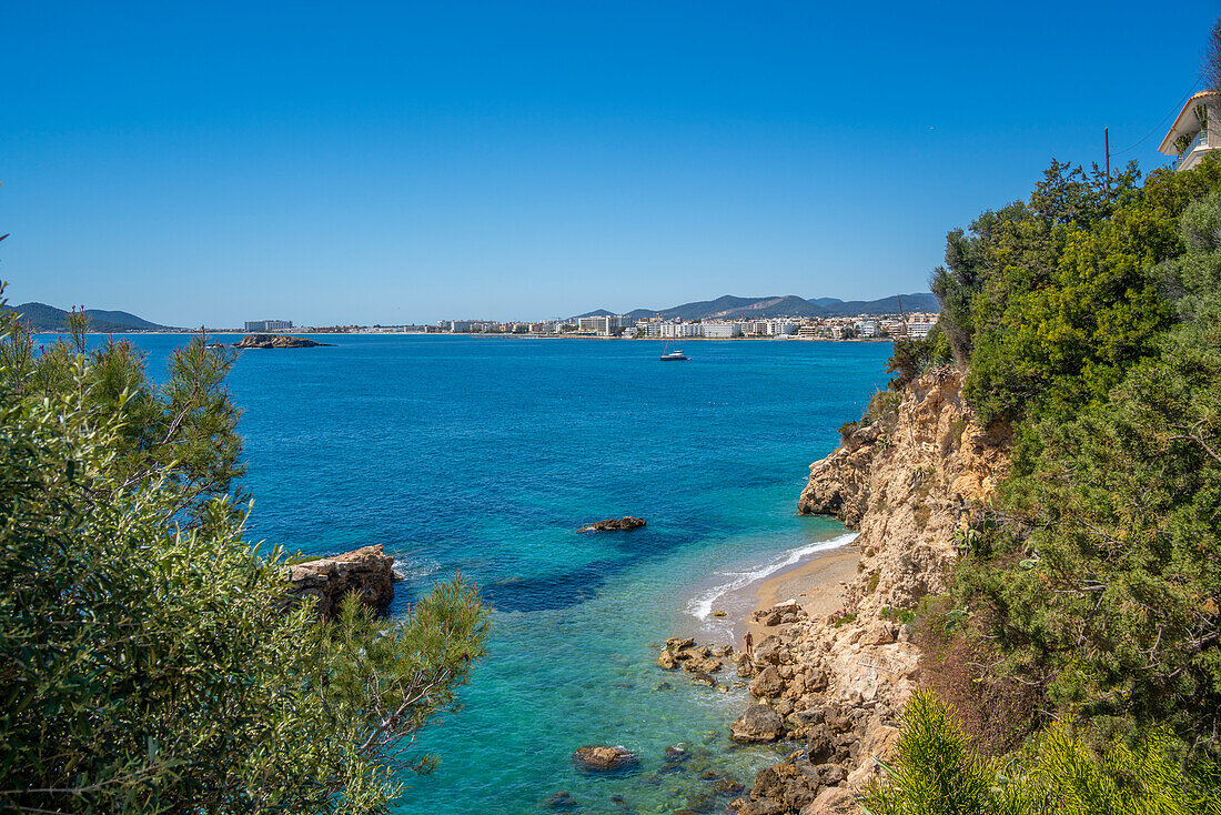 Blick auf Hotels mit Blick auf den Strand Playa Den Bossa, Ibiza-Stadt, Eivissa, Balearen, Spanien, Mittelmeer, Europa