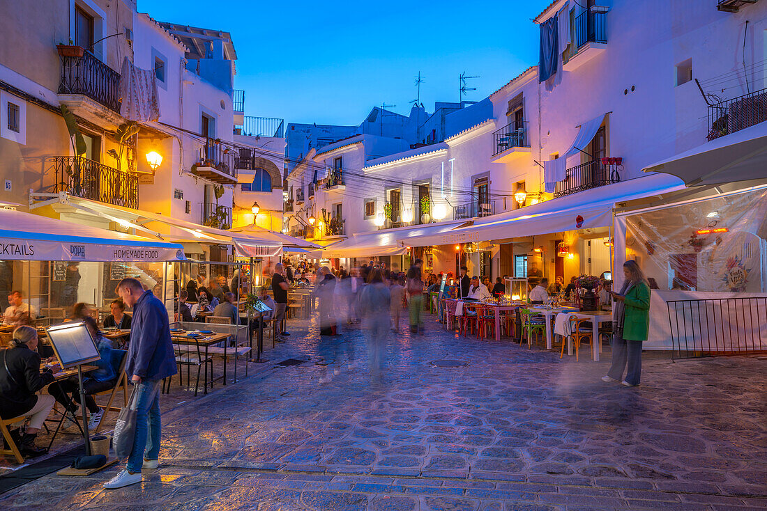 View of restaurants and bars in Dalt Vila at dusk, UNESCO World Heritage Site, Ibiza Town, Eivissa, Balearic Islands, Spain, Mediterranean, Europe