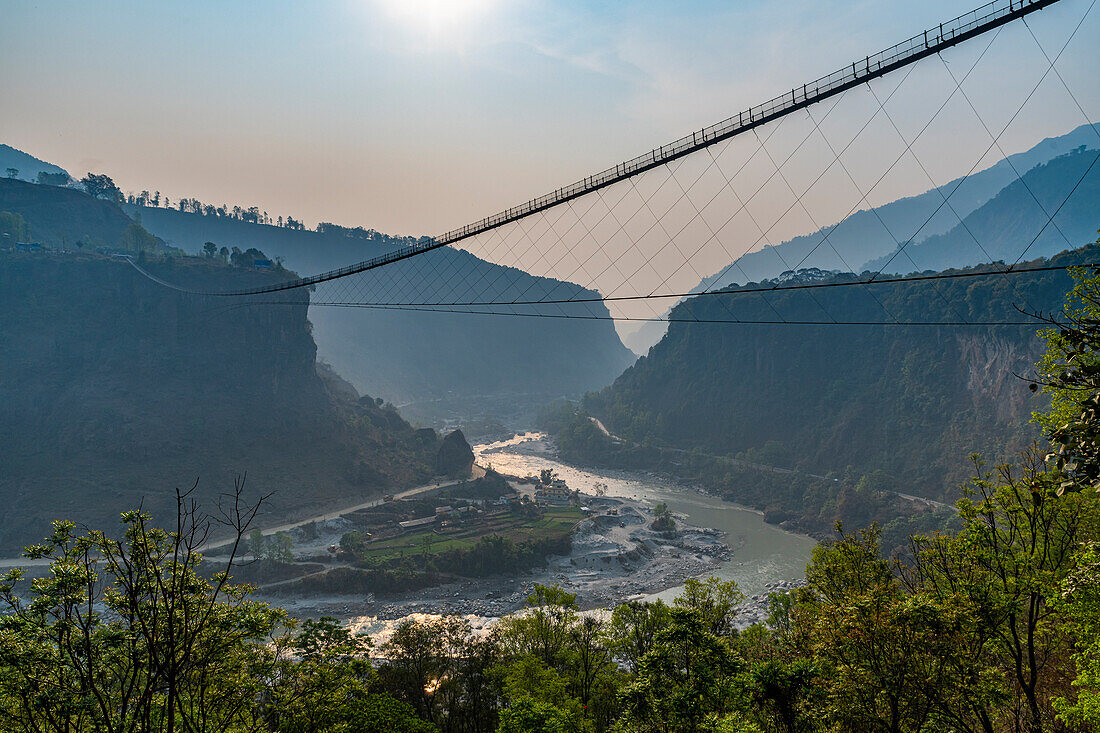 Hängebrücke von Pokhara über den Bhalam-Fluss, Pokhara, Nepal, Asien