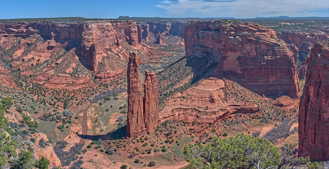 Blick auf den Spider Rock vom Overlook am Ende des Canyon De Chelly National Monument South Rim, Arizona, Vereinigte Staaten von Amerika, Nordamerika