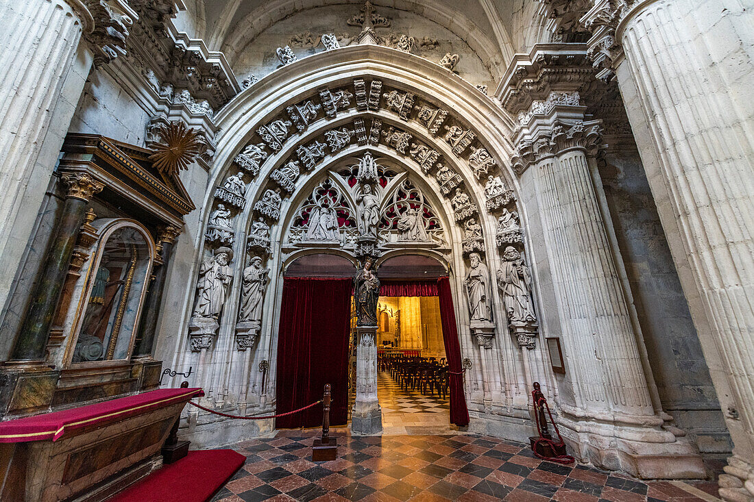 Rey Casto Chapel, Asturian-kings royal pantheon, Cathedral of San Salvador, Oviedo, UNESCO World Heritage Site, Asturias, Spain, Europe