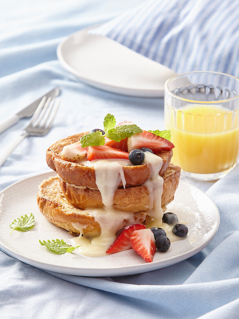 French toast with fresh fruit