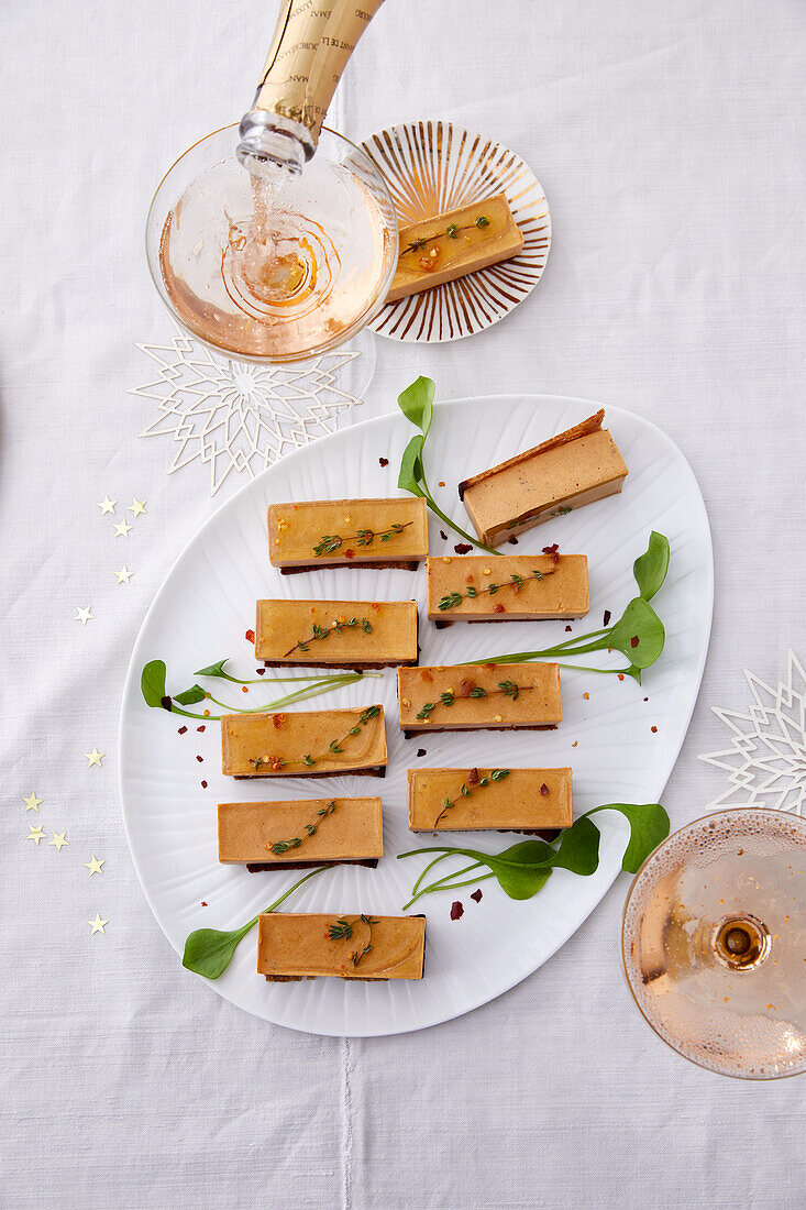 Guinea fowl mousse bars with Gewürztraminer jelly